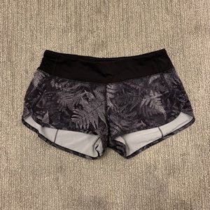 Lululemon Speed Up 2.5” Size 6: RETIRED PATTERN